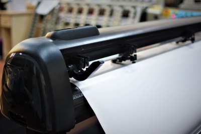 Partner Saga Optik Gözlü Folyo Kesim Makinesi (Servo)